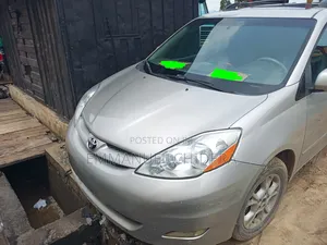 Toyota Sienna XLE FWD 2006 Silver