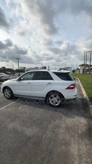Mercedes-Benz M Class ML350 4MATIC 4dr SUV AWD (3.5L 6cyl 7A) 2014