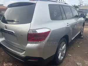 Toyota Highlander 2013 Silver