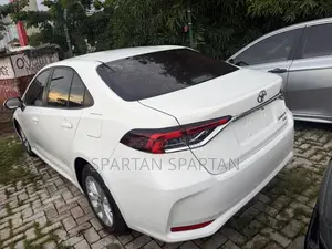 Toyota Corolla 2022 White