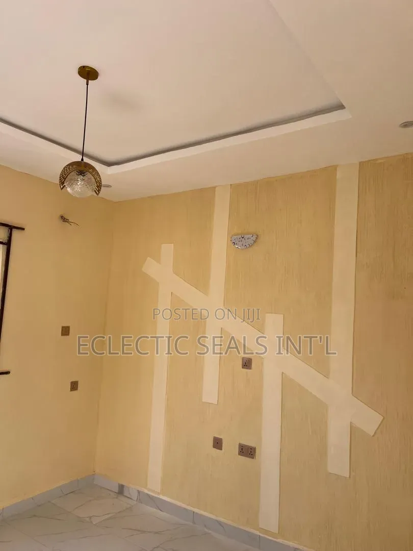 Mini Flat in Eclectic Seals, Sabon Lugbe for rent