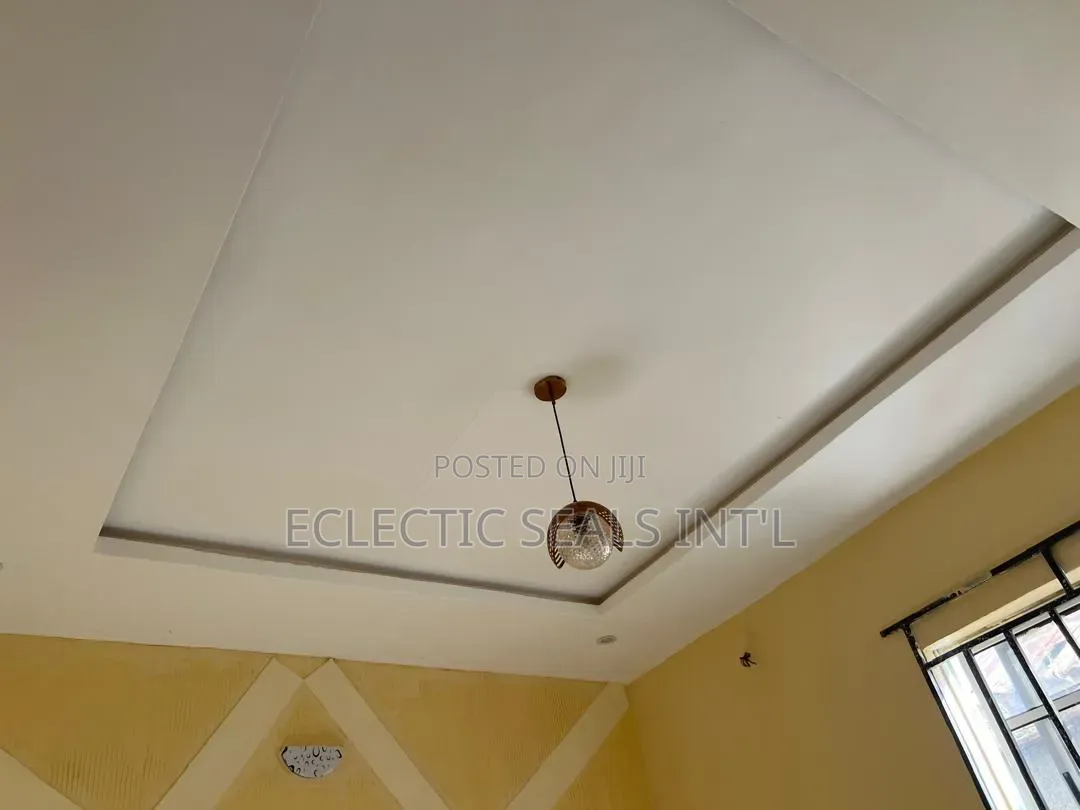 Mini Flat in Eclectic Seals, Sabon Lugbe for rent