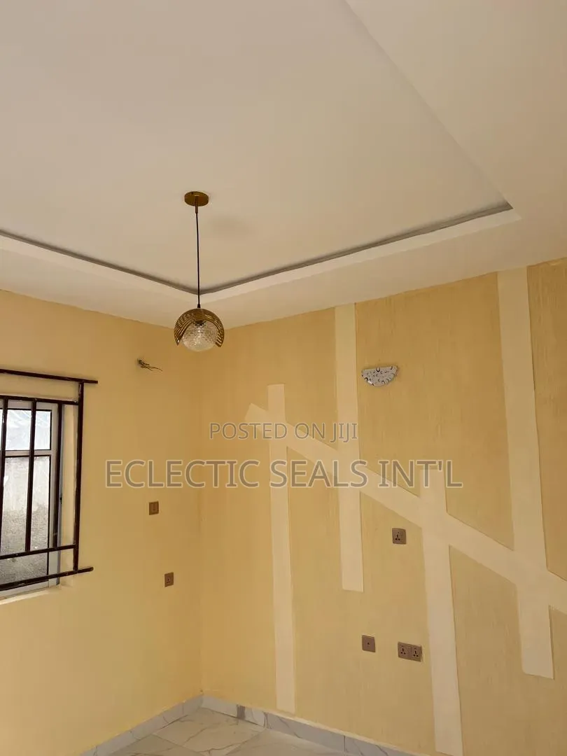 Mini Flat in Eclectic Seals, Sabon Lugbe for rent
