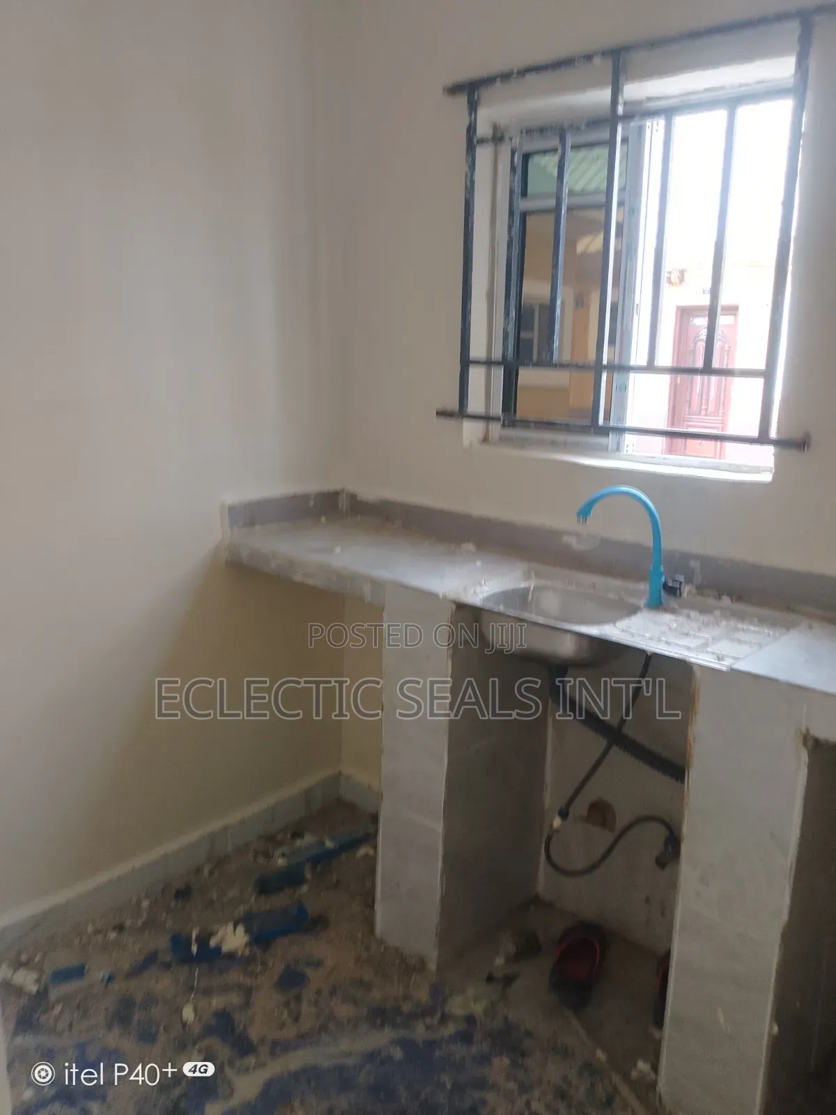 Mini Flat in Eclectic Seals, Sabon Lugbe for rent