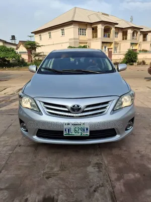 Toyota Corolla 2012 Silver