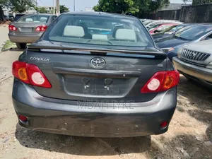 Toyota Corolla LE 4dr Sedan (1.8L 4cyl 4A) 2010 Gray