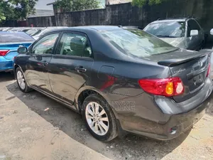 Toyota Corolla LE 4dr Sedan (1.8L 4cyl 4A) 2010 Gray