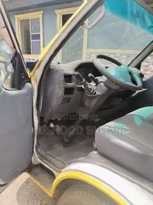 Nissan Vanette 2003 Yellow