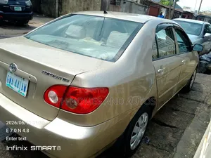 Toyota Corolla 2004 Gold