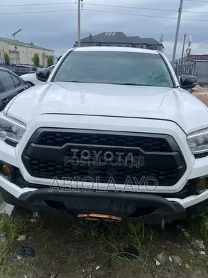 Toyota Tacoma 2017 White