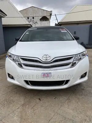 Toyota Venza XLE 4dr Wagon AWD (3.5L 6cyl 6A) 2014 White