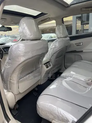 Toyota Venza XLE 4dr Wagon AWD (3.5L 6cyl 6A) 2014 White