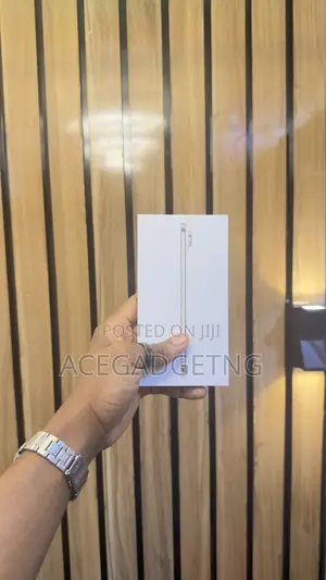 New Apple iPhone Air 256 GB Gold
