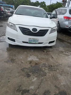 Toyota Camry 2.4 SE Automatic 2008 White