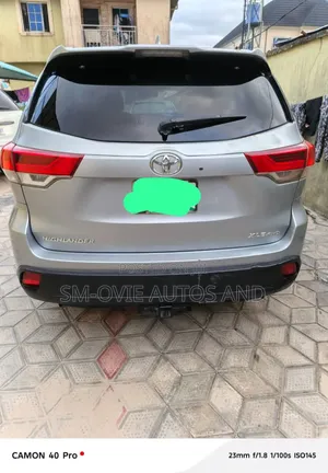 Toyota Highlander XLE V6 4x4 (3.5L 6cyl 6A) 2016 Silver
