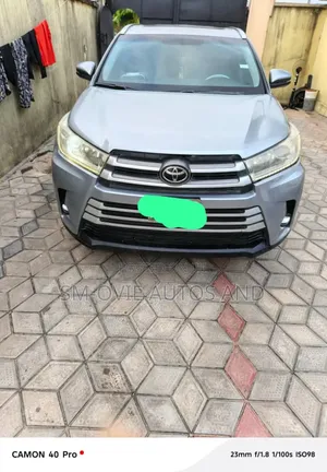 Toyota Highlander XLE V6 4x4 (3.5L 6cyl 6A) 2016 Silver