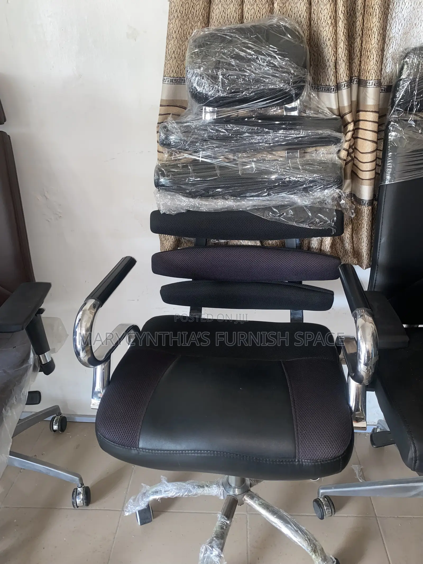 Executive Office Chair and Table – Complete Office Setup