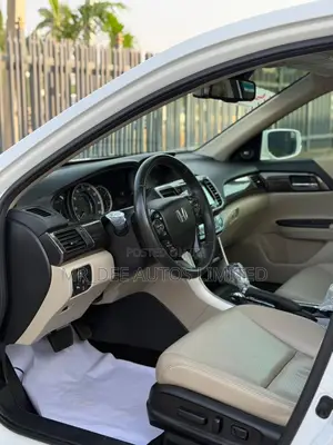 Honda Accord Touring V6 4dr Sedan FWD (3.5L 6cyl 6A) 2017 White