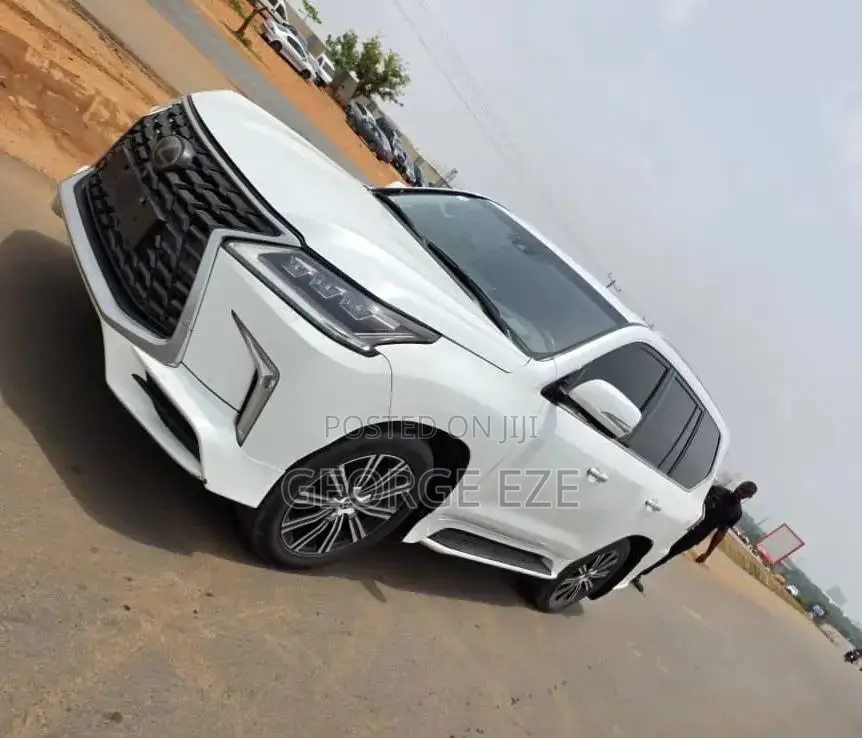 Lexus LX 2018 White