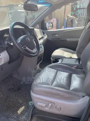 Toyota Sienna 2015 Gray