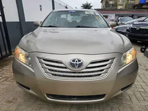 Toyota Camry 2009 Gold