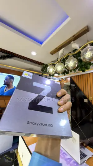 New Samsung Galaxy Z Fold 3 256 GB Black