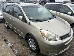 Toyota Sienna LE AWD 2005 Gold