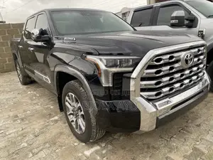 Toyota Tundra 2025 Black