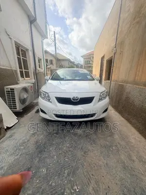 Toyota Corolla LE 4dr Sedan (1.8L 4cyl 4A) 2010 White