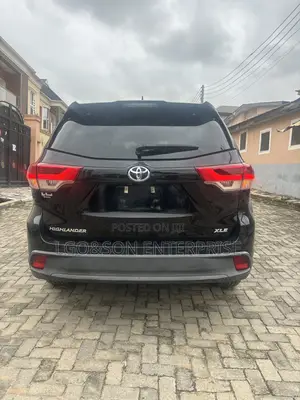 Toyota Highlander XLE V6 4x4 (3.5L 6cyl 6A) 2016 Black