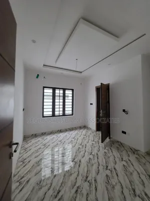 5bdrm Townhouse Terrace in Ogudu Gra Phase1 for sale