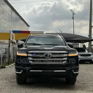 Toyota Land Cruiser 4.6 V8 VX-R 2015 Black