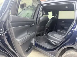 Toyota Highlander XSE 2021 Blue