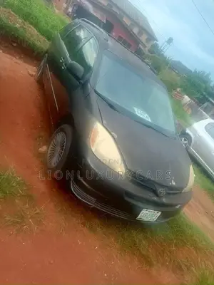 Toyota Sienna 2005 Black
