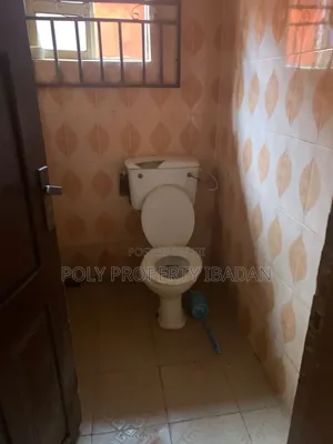 2bdrm Apartment in Alakia, Iwo Road for rent