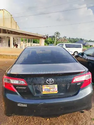 Toyota Camry SE 4dr Sedan (2.5L 4cyl 6A) 2014 Black
