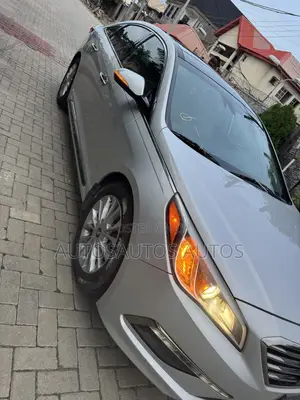 Hyundai Sonata Limited 4dr Sedan (2.4L 4cyl 6A) 2015 Silver