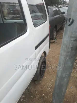 Suzuki Every 2012 White