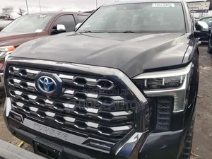 Toyota Tundra 2022 Black