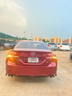 Toyota Camry XLE 4dr Sedan (2.5L 4cyl 6A) 2017 Red