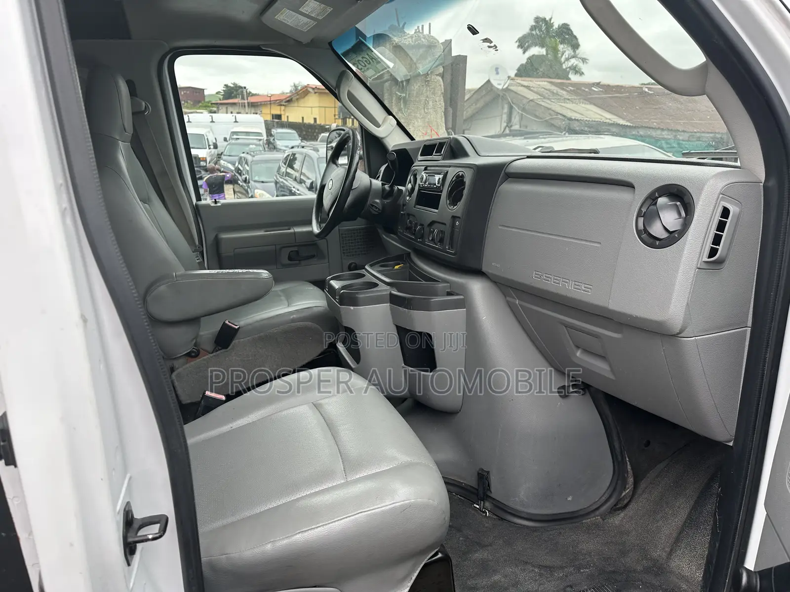 Ford E250 2014 White