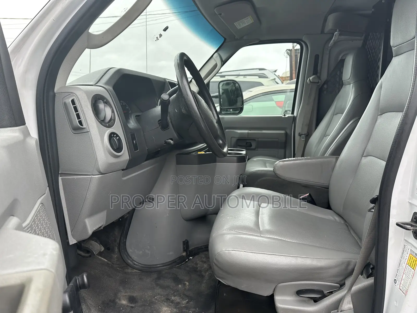 Ford E250 2014 White