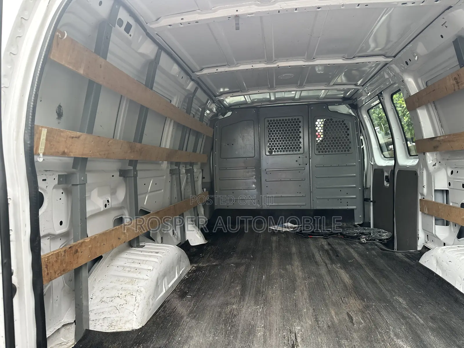 Ford E250 2014 White