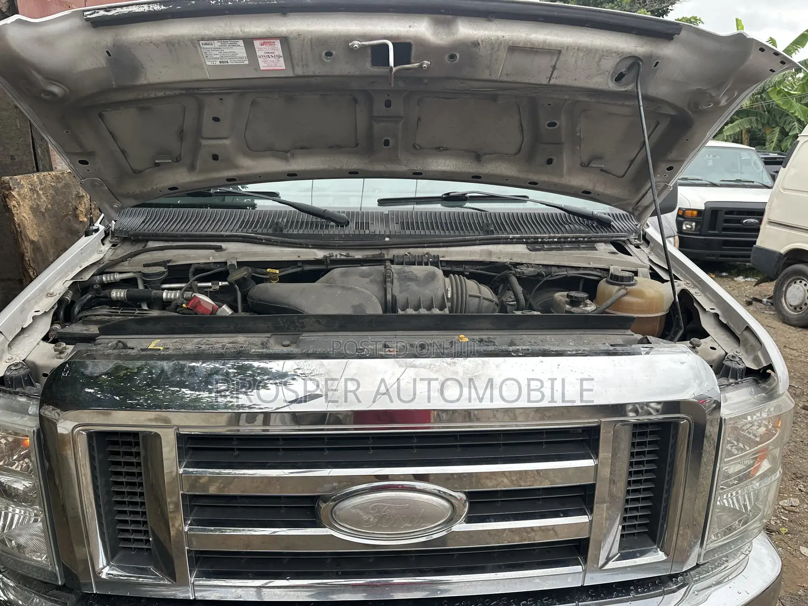 Ford E250 2014 White