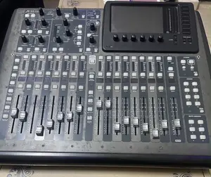 Behringer X32 Compact