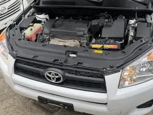 Toyota RAV4 2012 White