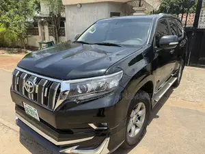 Toyota Land Cruiser Prado 2016 Black