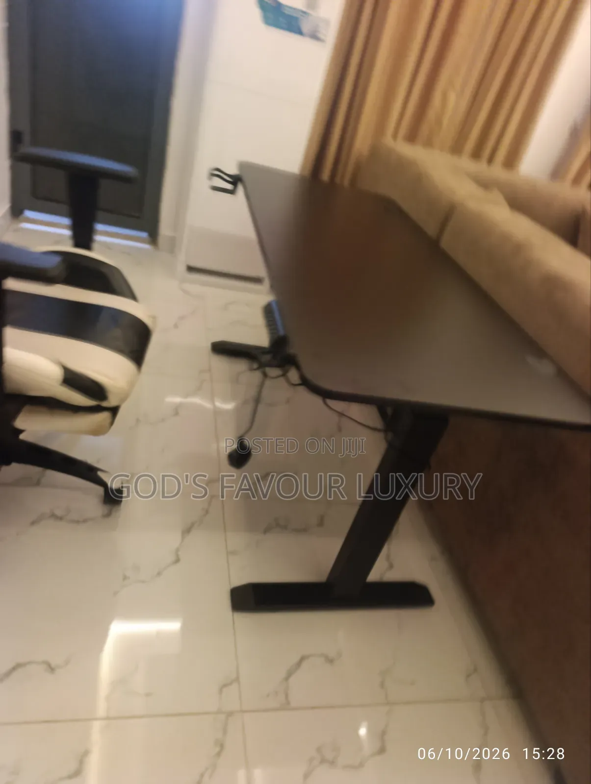 Modern Electric Adjustable Desk.