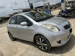 Toyota Yaris 2010 Silver