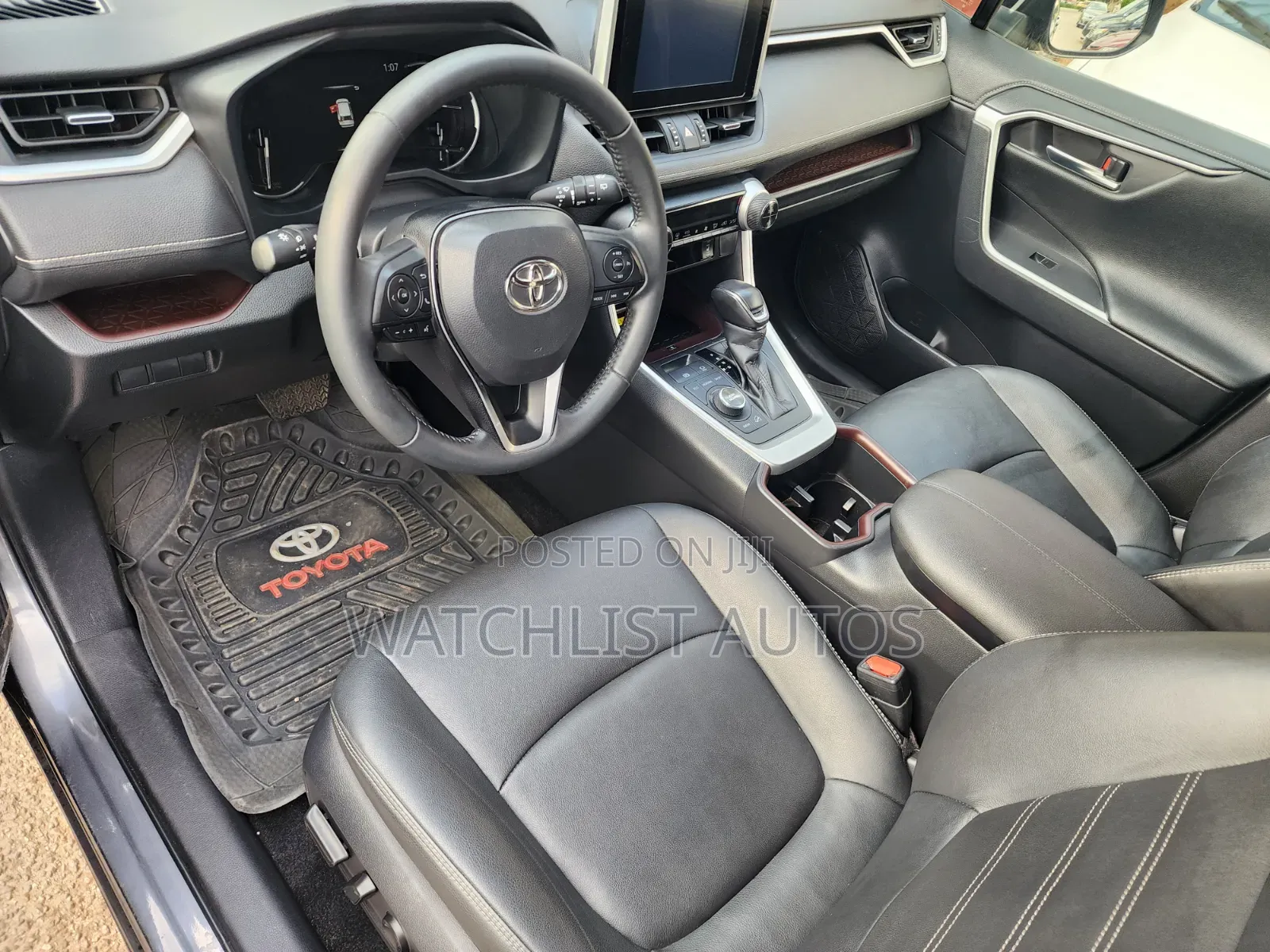 Toyota RAV4 2025 Gray